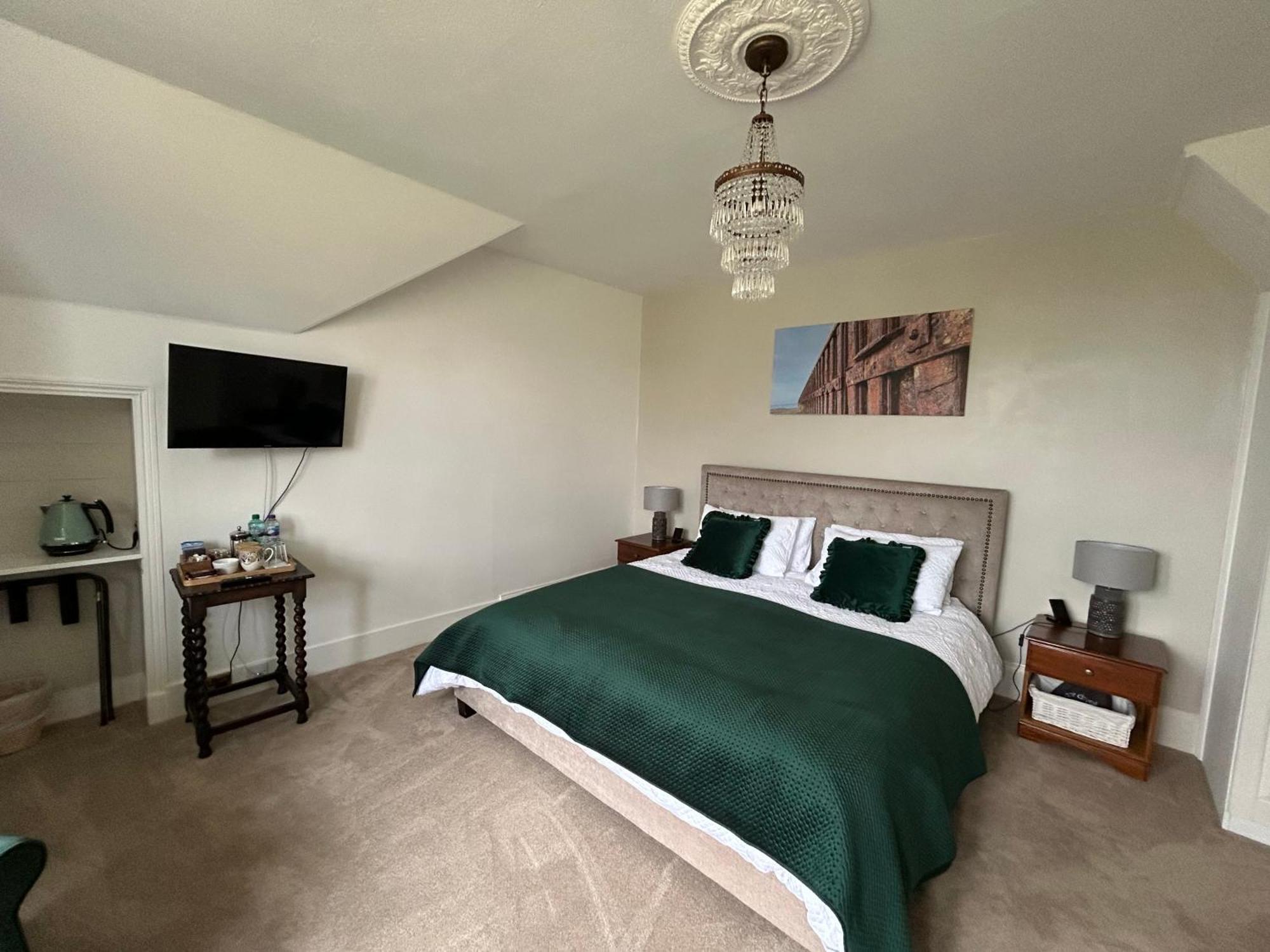 נאירן Glen Lyon Lodge Bed And Breakfast מראה חיצוני תמונה