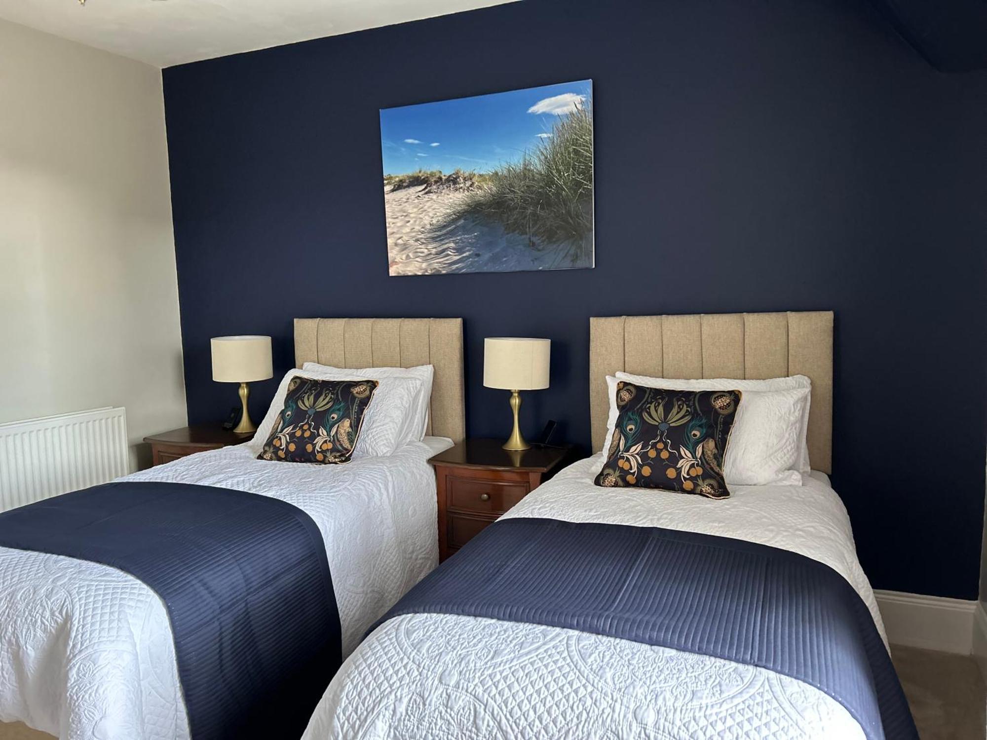 נאירן Glen Lyon Lodge Bed And Breakfast מראה חיצוני תמונה